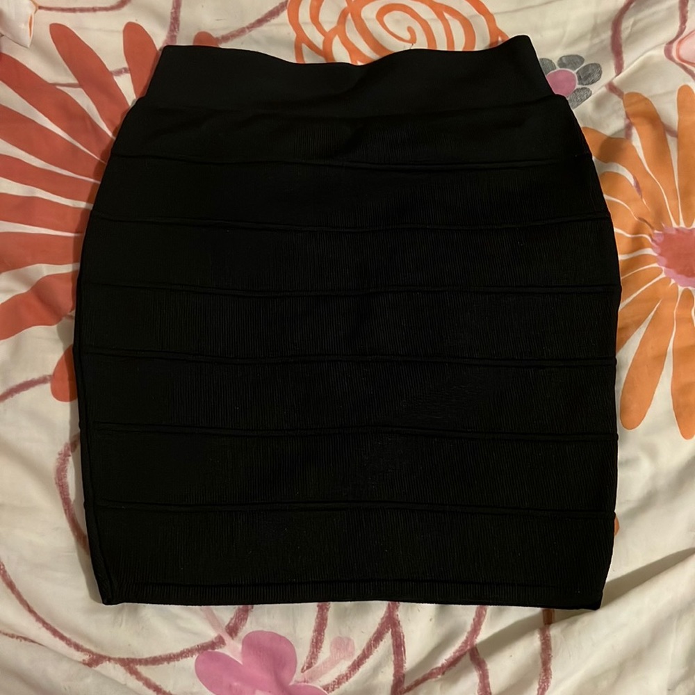 Black body con skirt 🖤